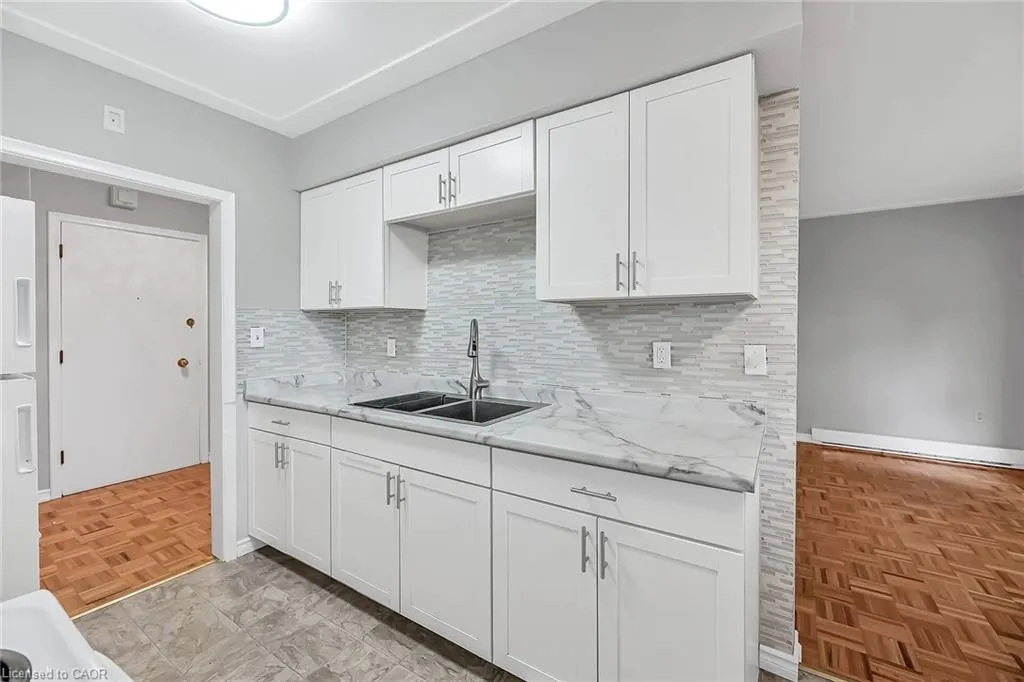 11 Woodman Drive S, #103