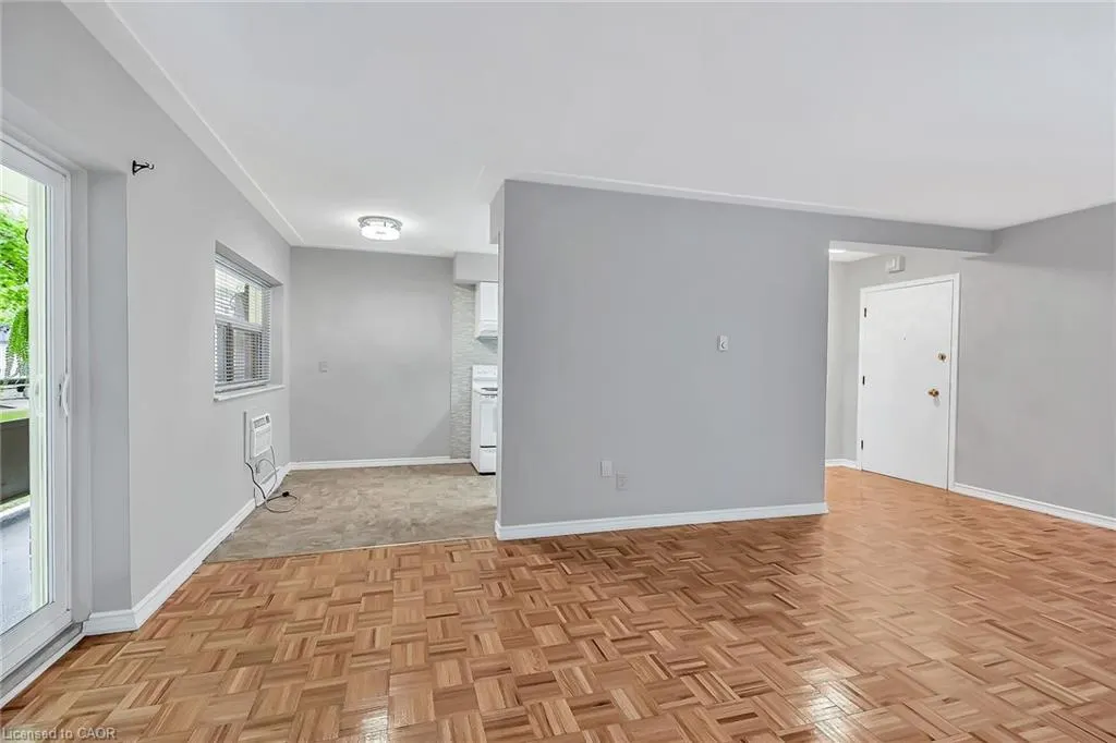 11 Woodman Drive S, #103