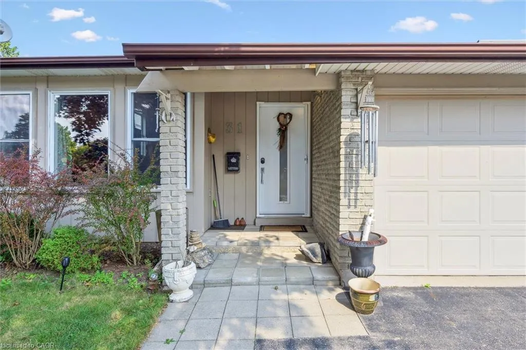 31 Saxony Circle