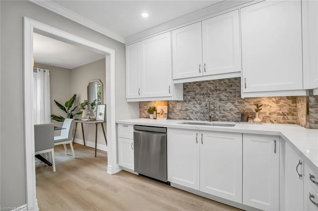 4 Wesmorland Avenue