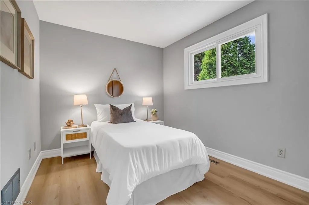 4 Wesmorland Avenue