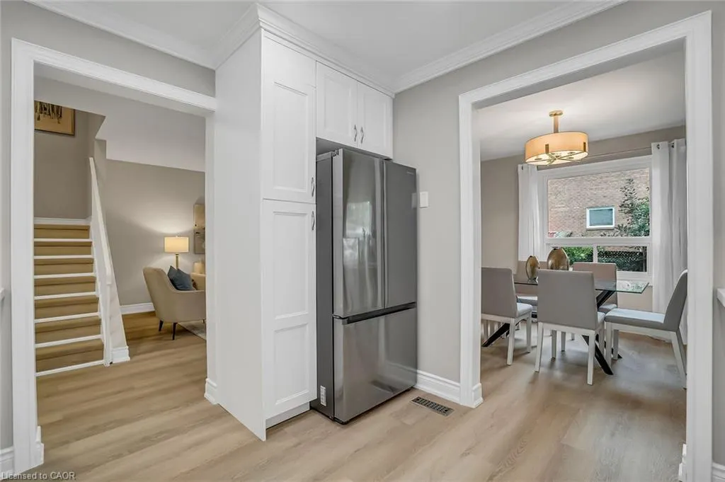 4 Wesmorland Avenue
