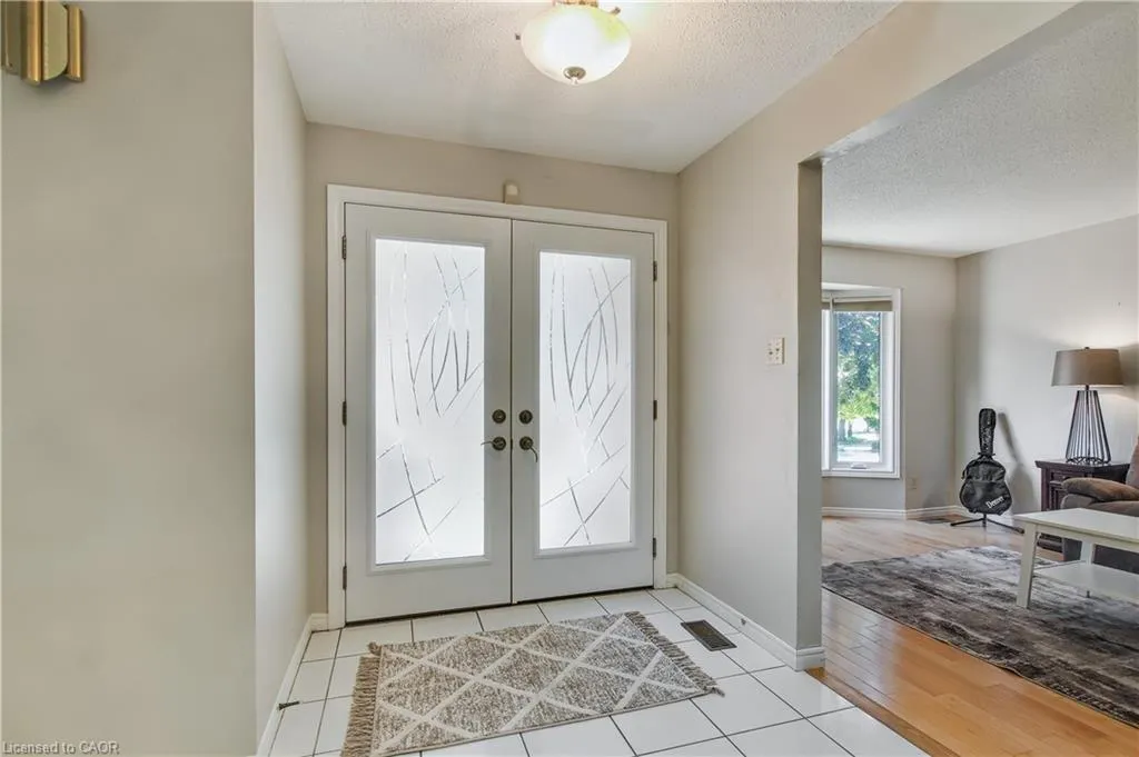 104 Valley Ridge Crescent