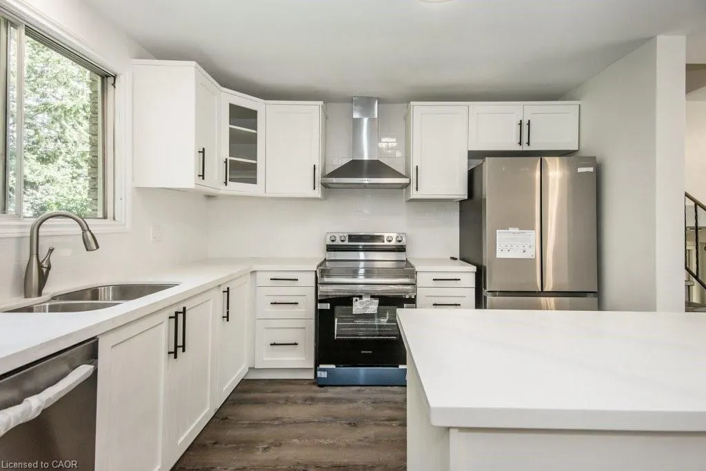 590 Canewood Crescent, #Main