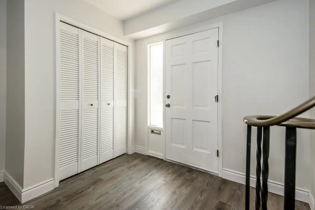 590 Canewood Crescent, #Main