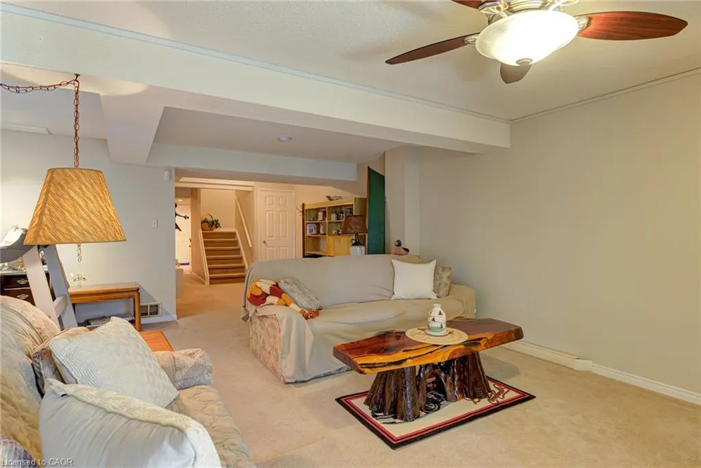 523 Beechwood Drive, #12