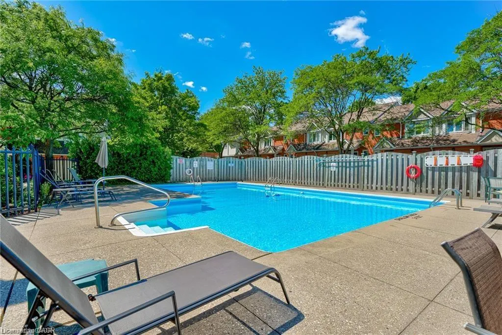 523 Beechwood Drive, #12