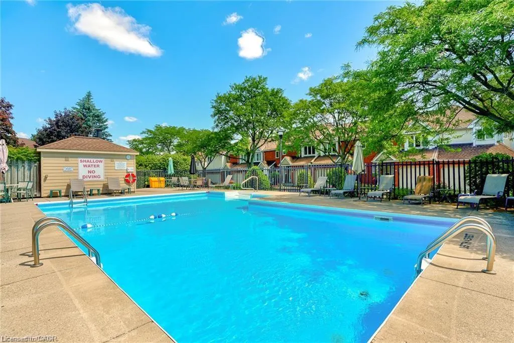 523 Beechwood Drive, #12