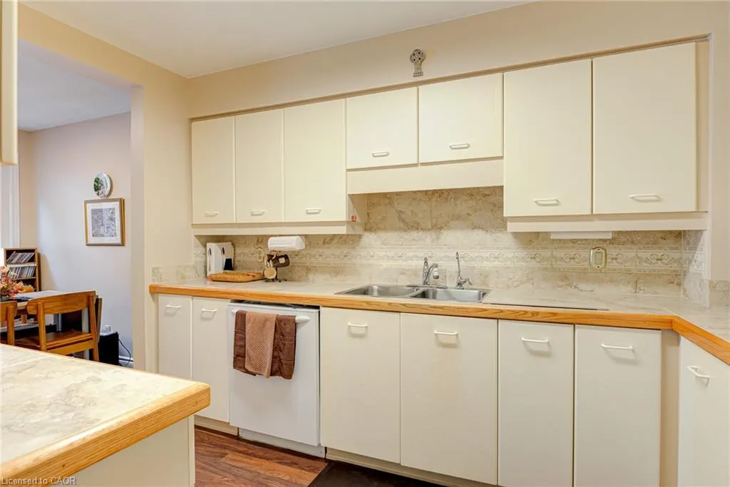 523 Beechwood Drive, #12