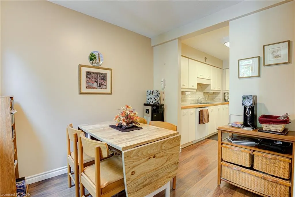 523 Beechwood Drive, #12