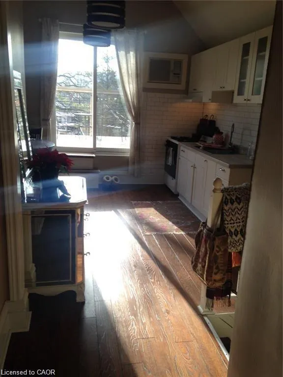 18 Hill Street, #2