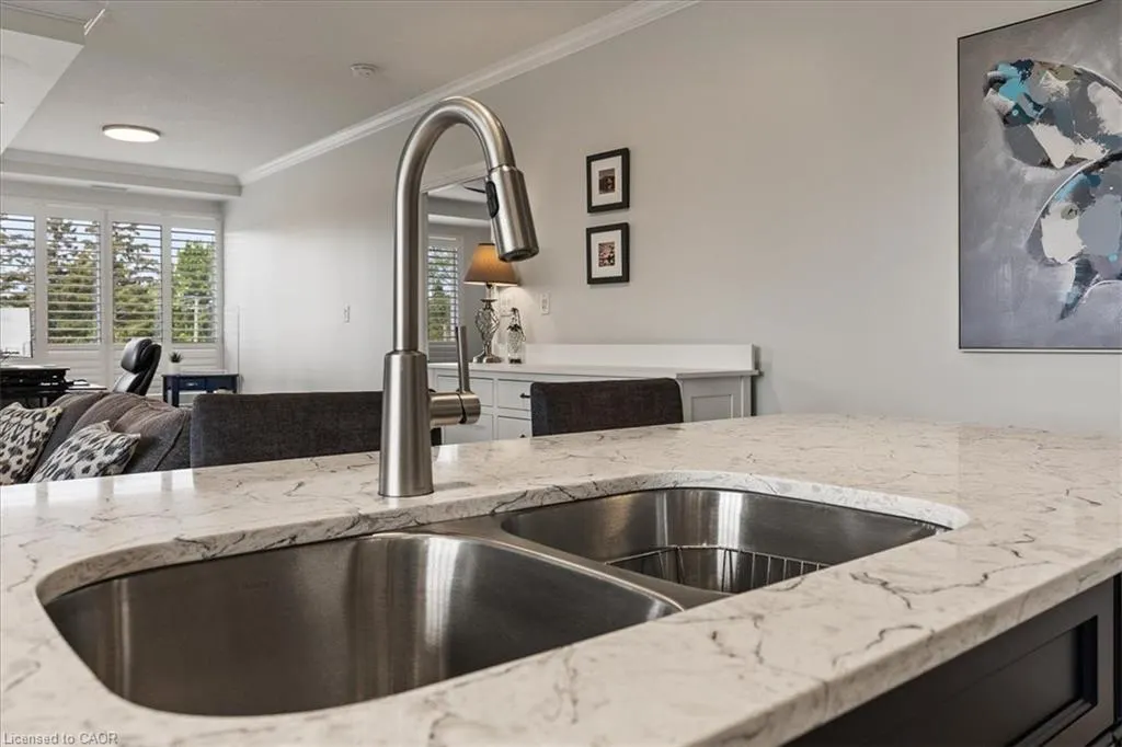 539 Belmont Avenue W, #502
