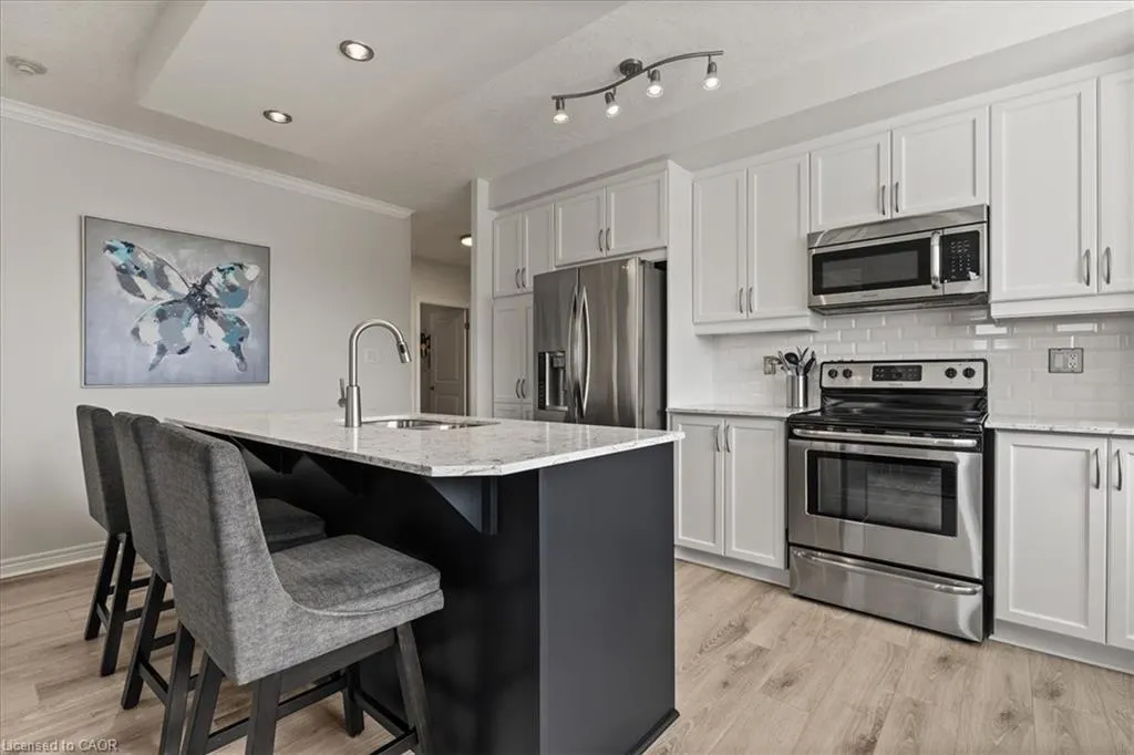 539 Belmont Avenue W, #502
