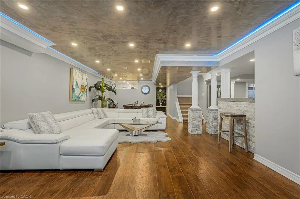 351 Highland Road W