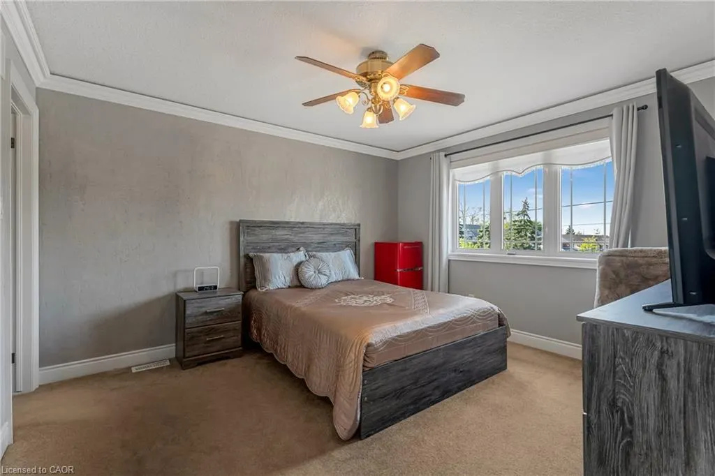 351 Highland Road W