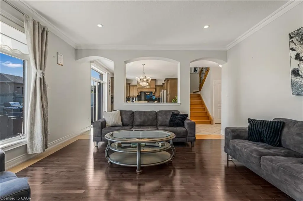 351 Highland Road W