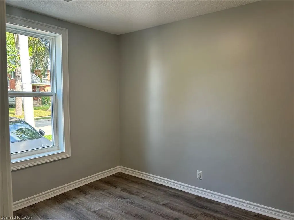 206 Queenston Road, #3