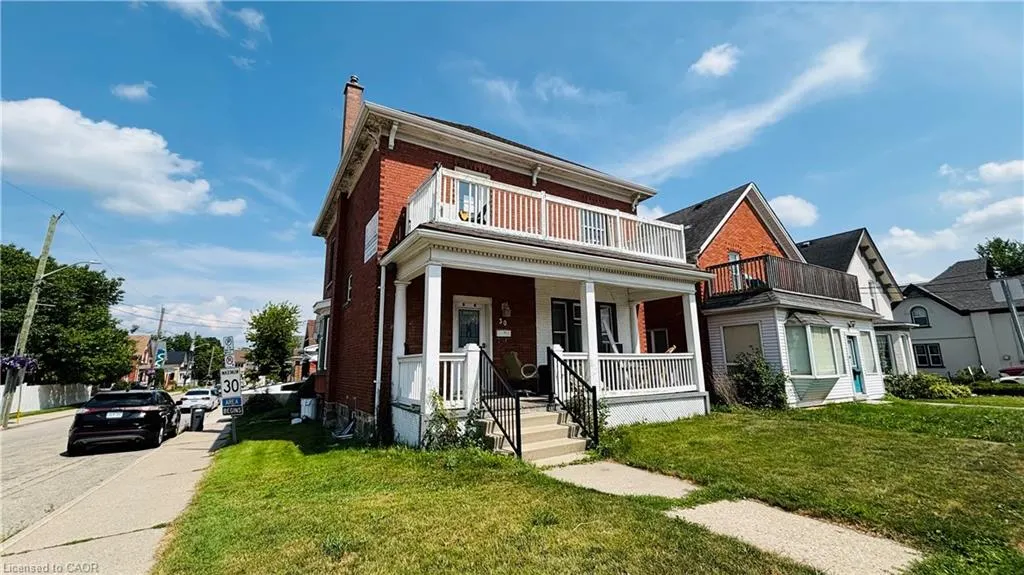30 Regina Street N