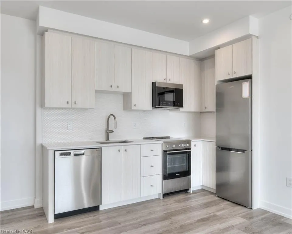 5 Wellington Street S, #1012