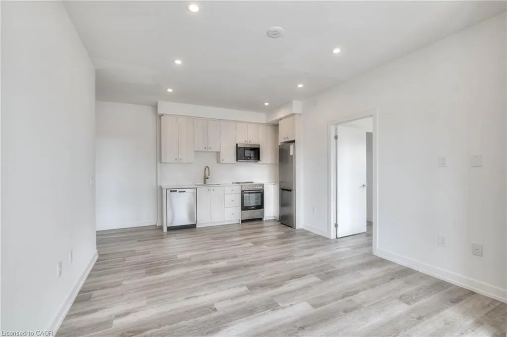 5 Wellington Street S, #1012