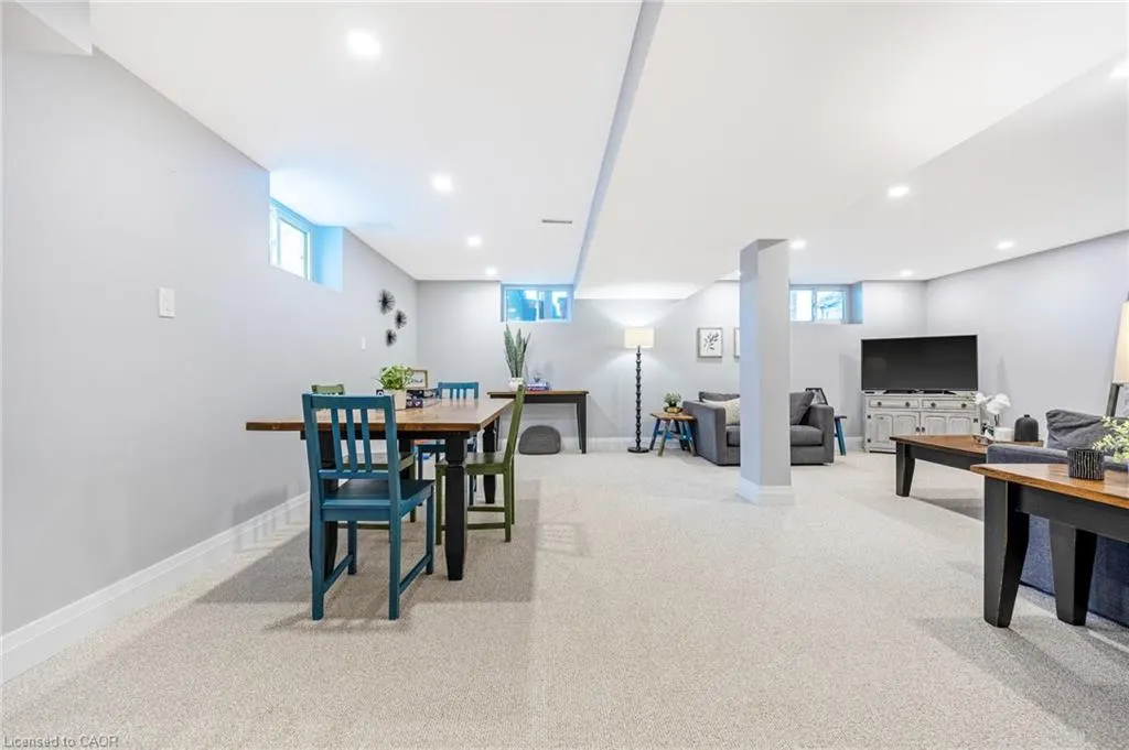 390 Woodward Avenue