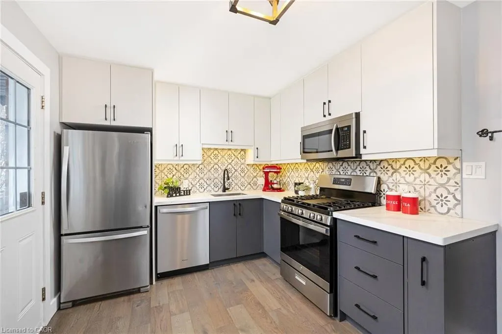 390 Woodward Avenue