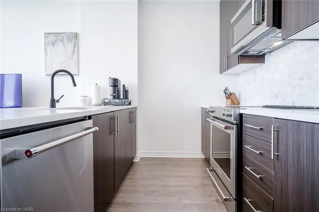150 Oak Park Park, #513