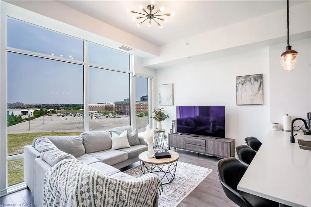 150 Oak Park Park, #513