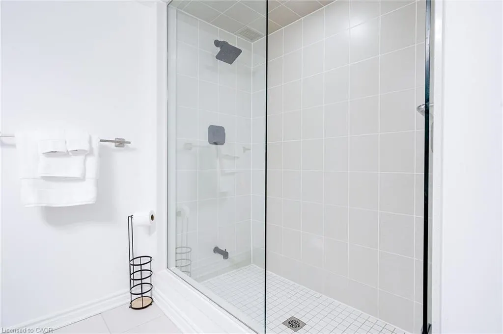 150 Oak Park Park, #513