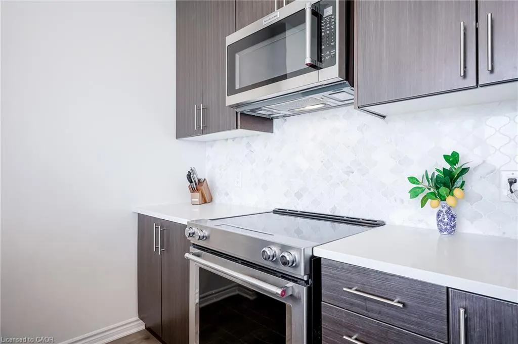 150 Oak Park Park, #513