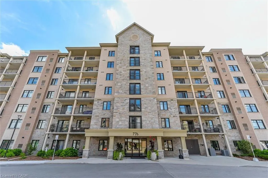 776 Laurelwood Drive, #301