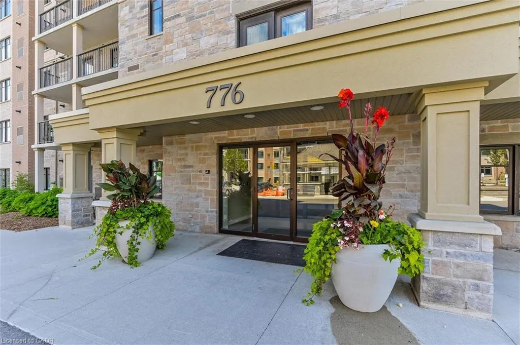 776 Laurelwood Drive, #301
