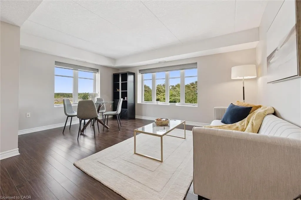 776 Laurelwood Drive, #301