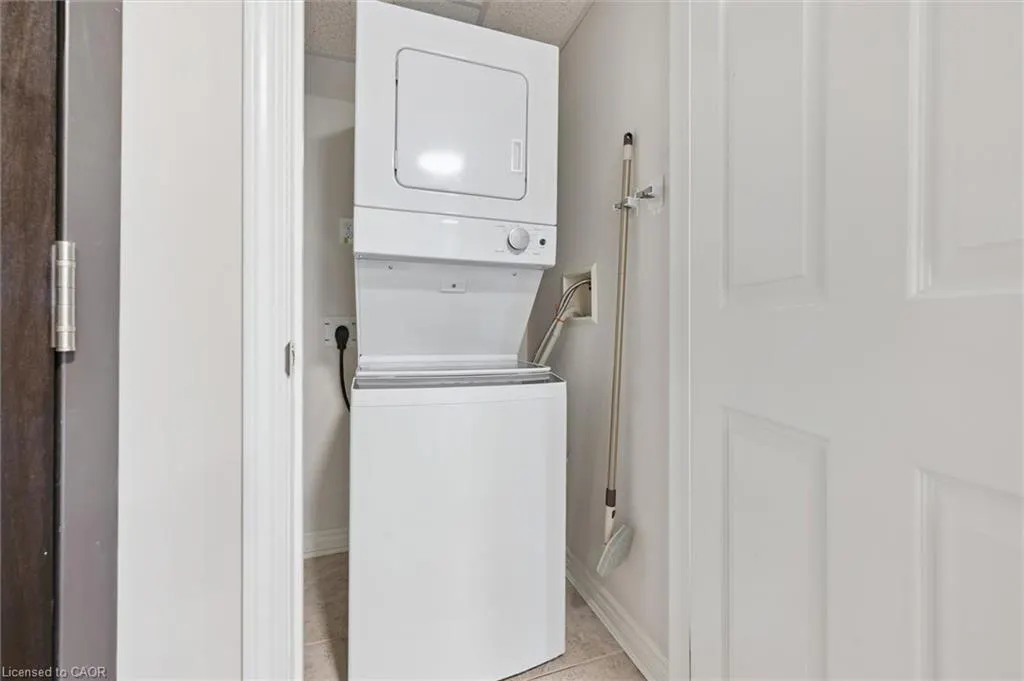 776 Laurelwood Drive, #301