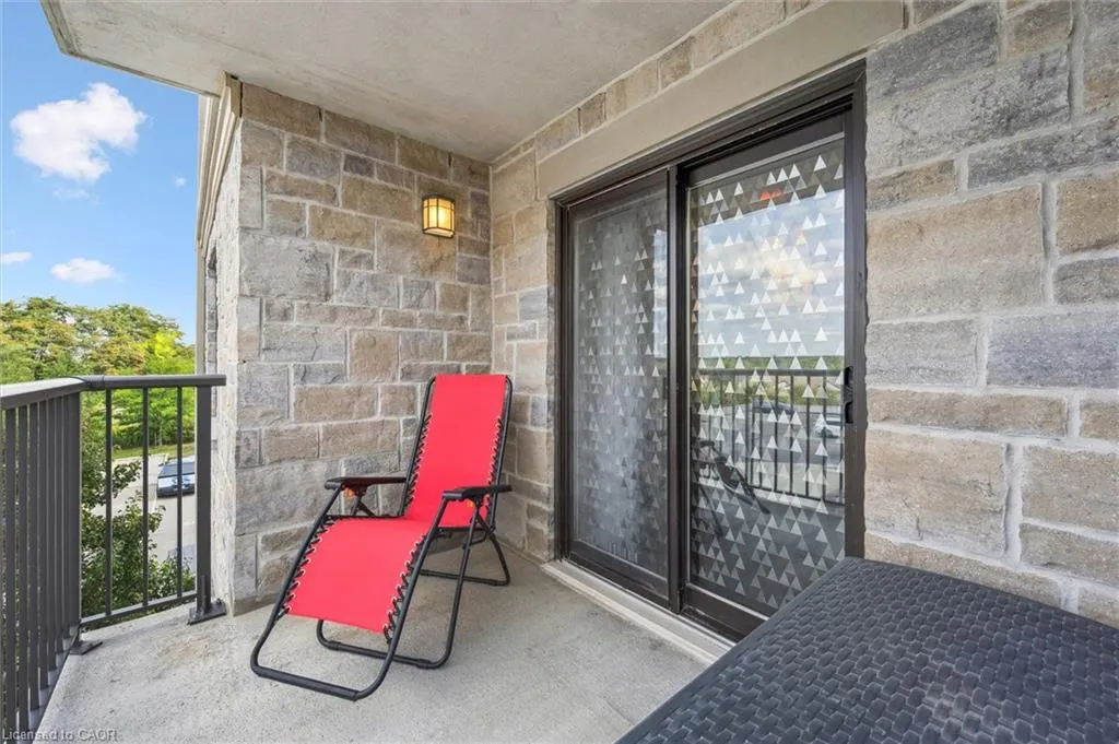 776 Laurelwood Drive, #301