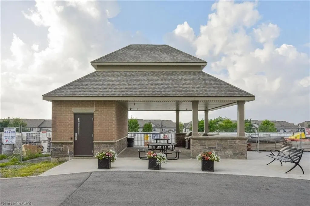 776 Laurelwood Drive, #301