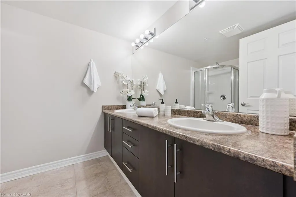 776 Laurelwood Drive, #301
