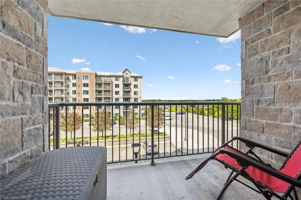 776 Laurelwood Drive, #301