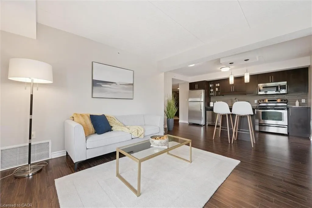 776 Laurelwood Drive, #301