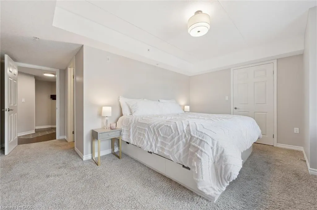 776 Laurelwood Drive, #301