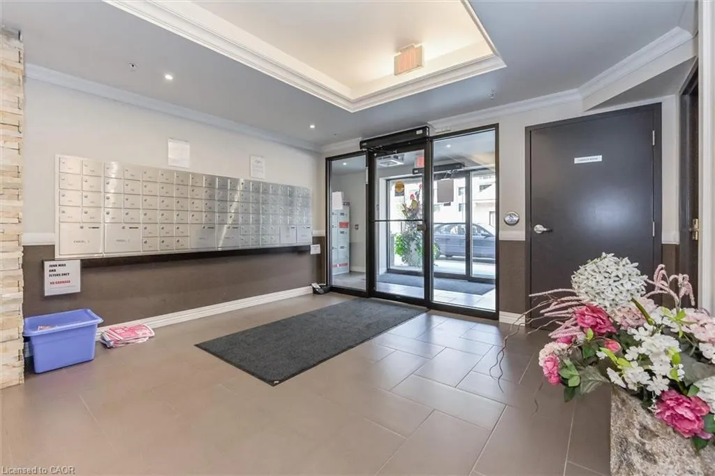 776 Laurelwood Drive, #301