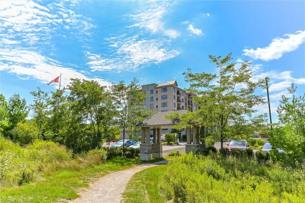 776 Laurelwood Drive, #301