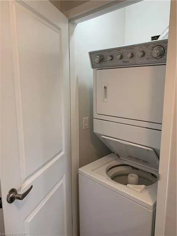 22 Main Street W, #1