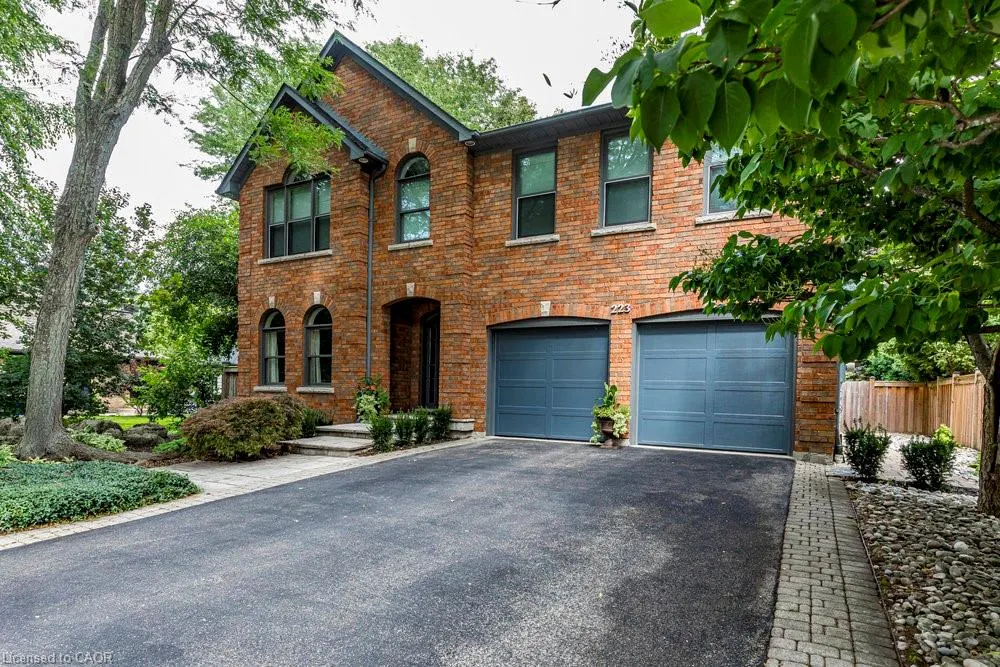 223 Briar Hill Crescent