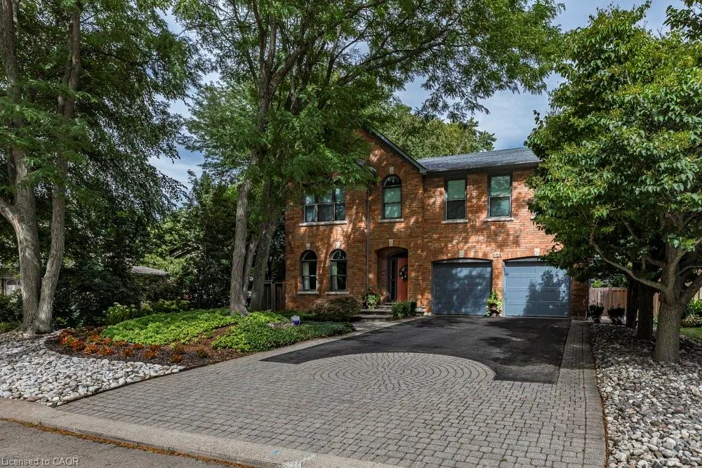 223 Briar Hill Crescent