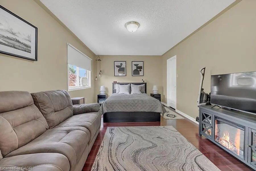 5181 Wood Crescent