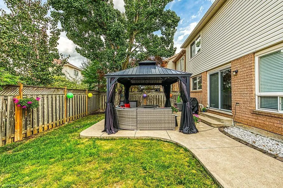 5181 Wood Crescent