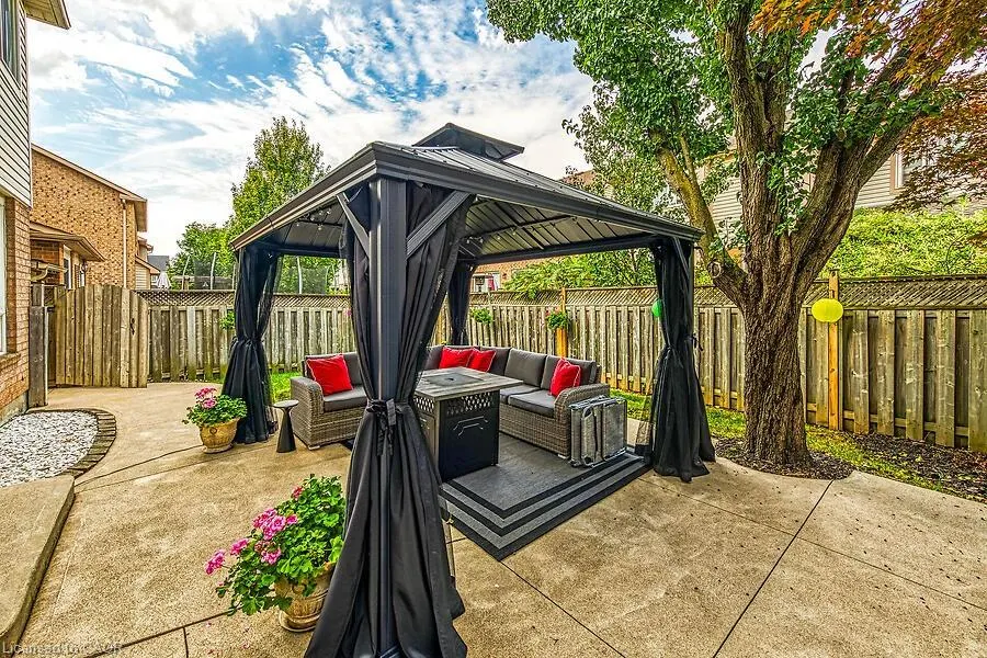5181 Wood Crescent