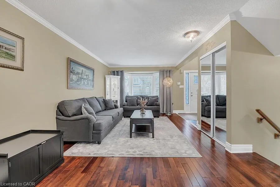 5181 Wood Crescent