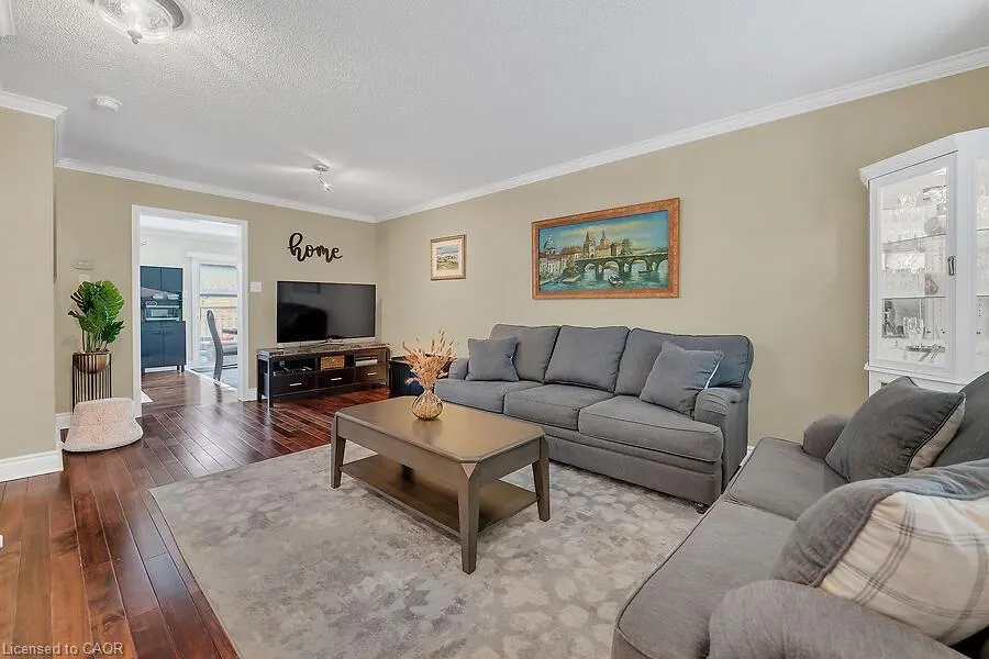 5181 Wood Crescent